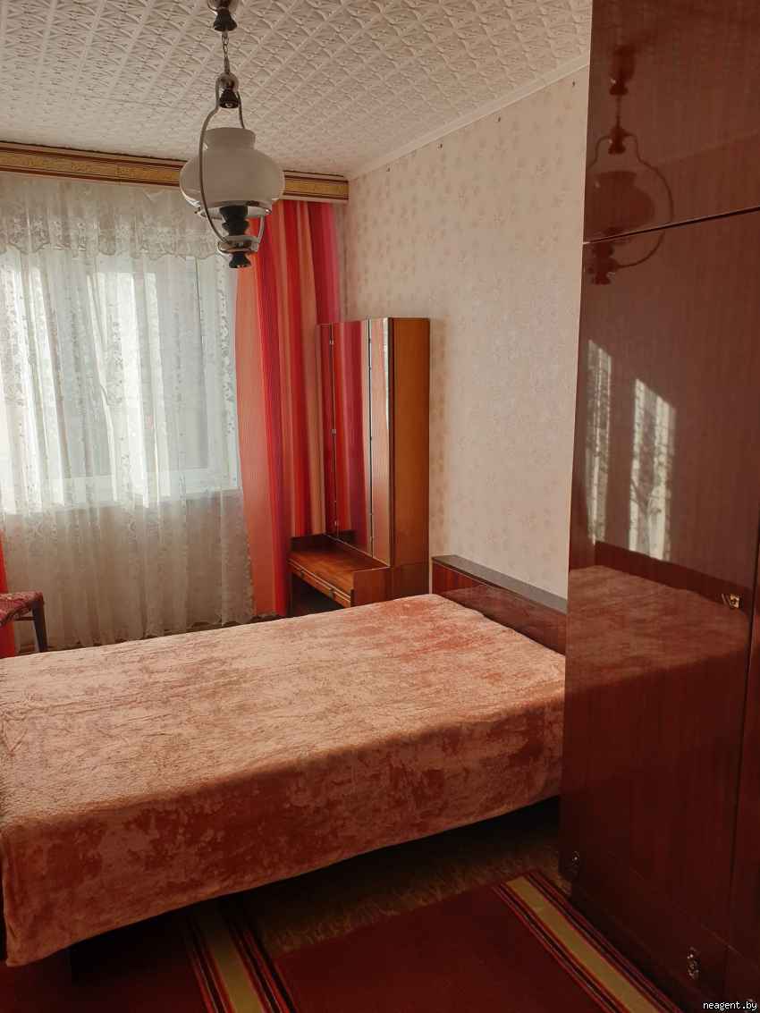 2-комнатная квартира, Нестерова, 82, 700 рублей: фото 4