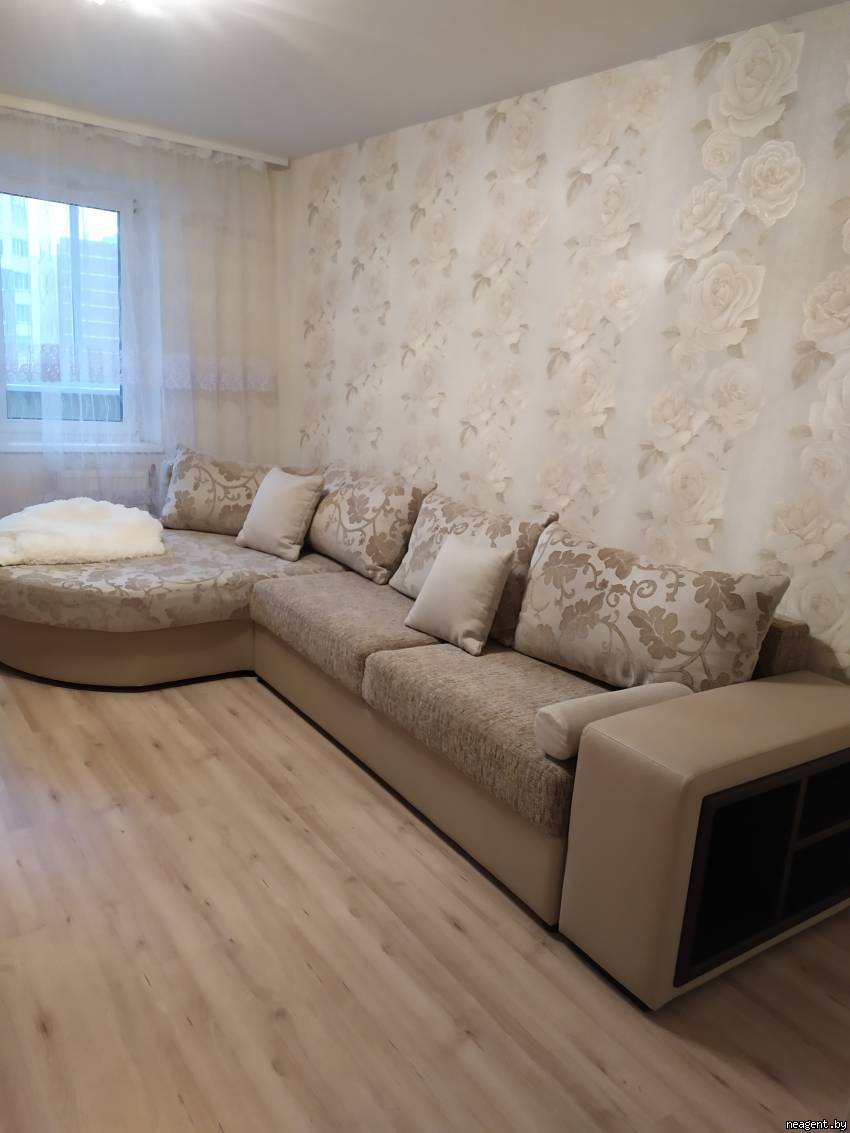 2-комнатная квартира, ул. Богатырёва, 27, 570 рублей: фото 1