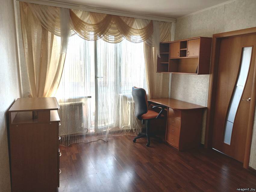 2-комнатная квартира, ул. Азизова, 8, 940 рублей: фото 1