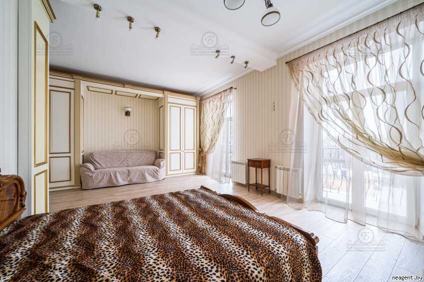 3-комнатная квартира, ул. Кирова, 1, 2040 рублей: фото 1