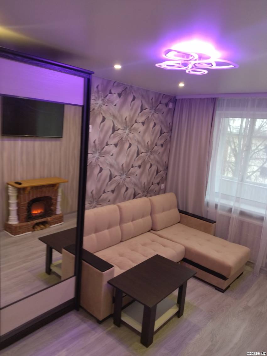 2-комнатная квартира, Буденного, 28, 1080 рублей: фото 1