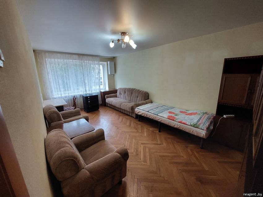 2-комнатная квартира, ул. Восточная, 32/1, 330 рублей: фото 1