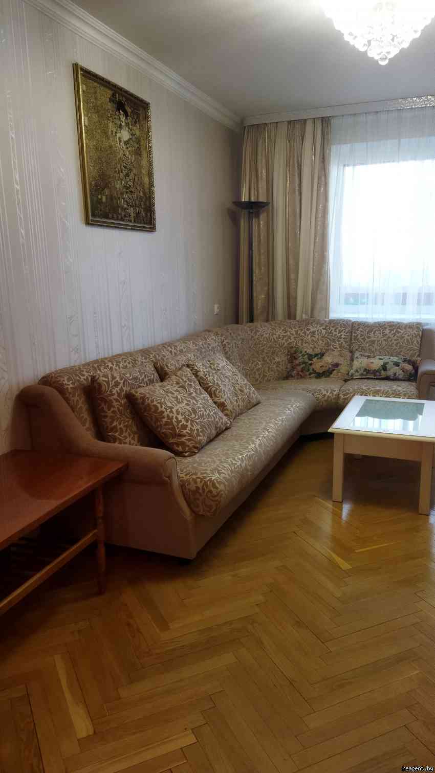 3-комнатная квартира, ул. Казинца, 121, 1445 рублей: фото 1