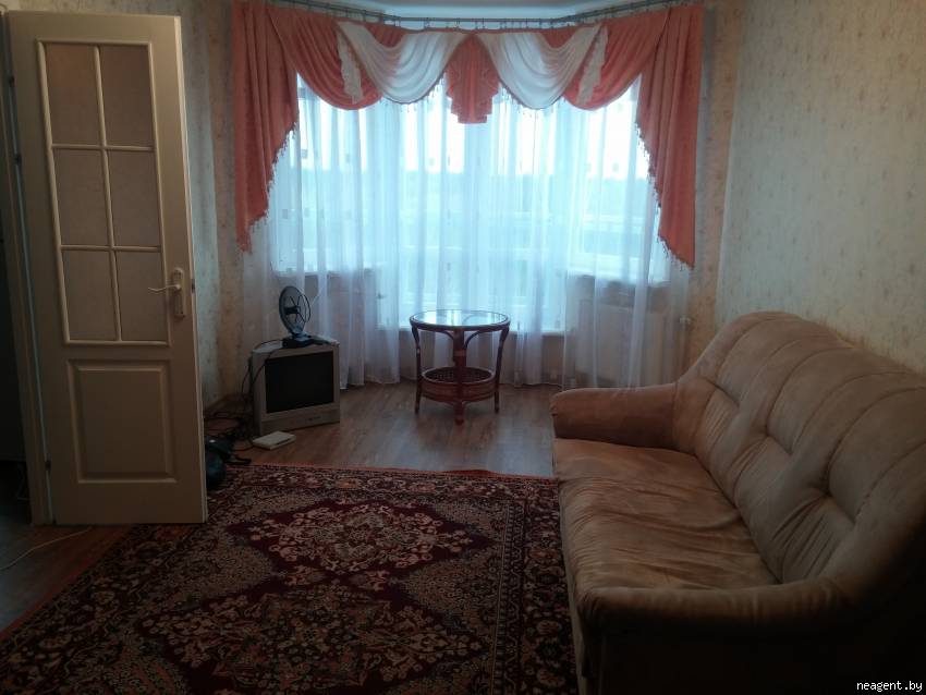 3-комнатная квартира, ул. Парковая, 26, 756 рублей: фото 1