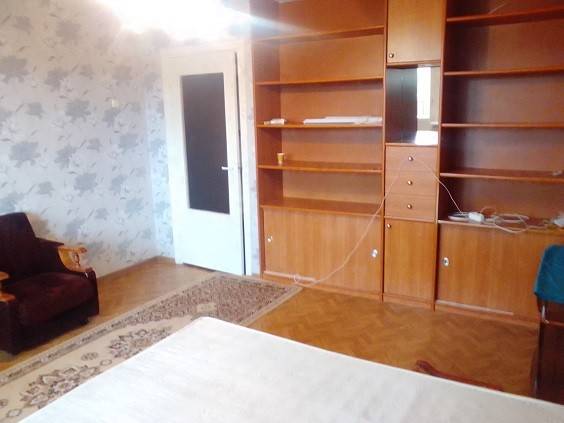 2-комнатная квартира, ул. Тимошенко, 12, 910 рублей: фото 1
