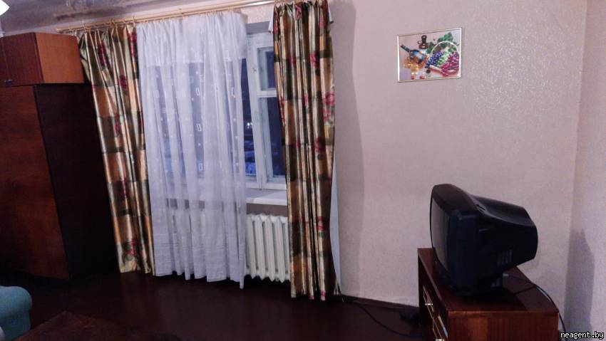 1-комнатная квартира, ул. Олега Кошевого, 28, 660 рублей: фото 1
