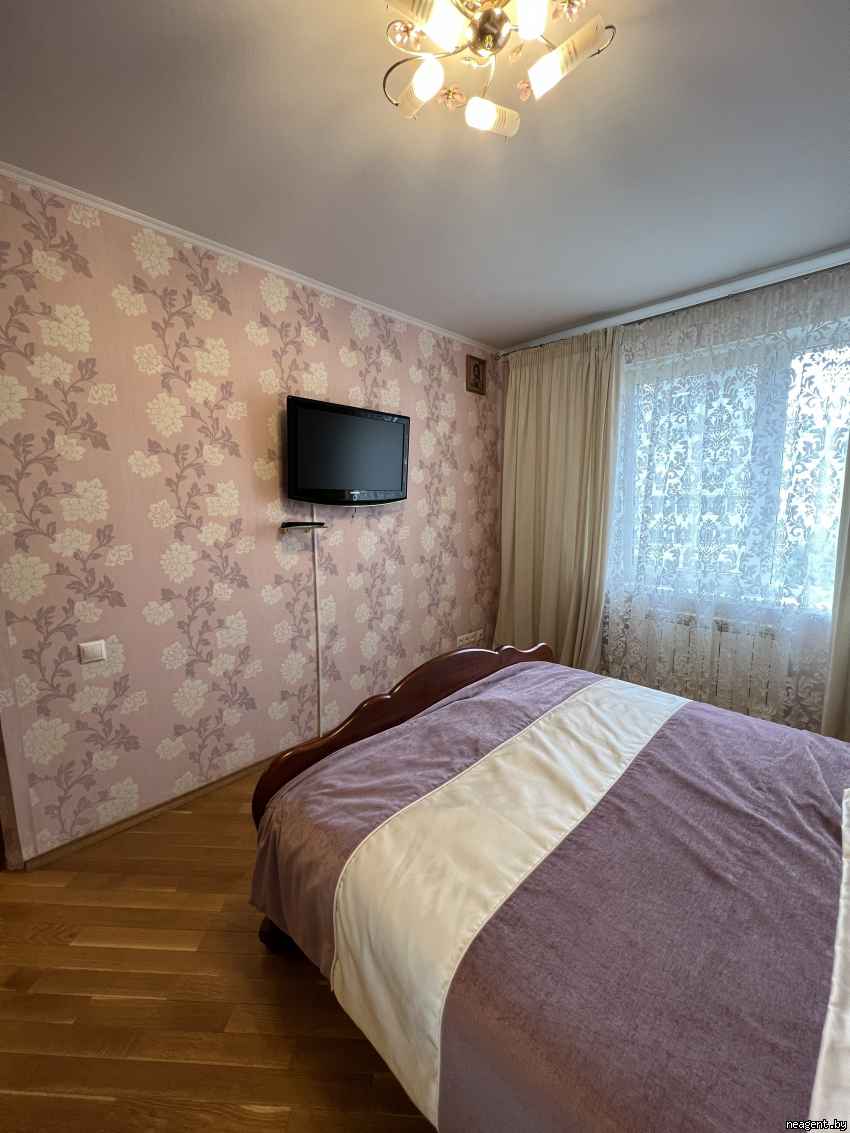 3-комнатная квартира, ул. Руссиянова, 14, 1305 рублей: фото 1