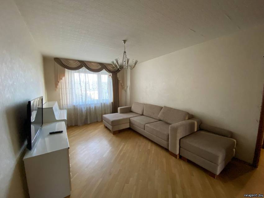 4-комнатная квартира, ул. Жуковского, 19, 2150 рублей: фото 1