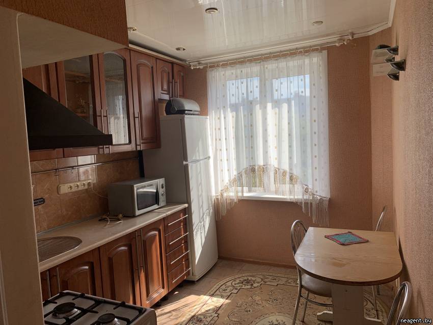 2-комнатная квартира, ул. Жуковского, 6/2, 400 рублей: фото 3