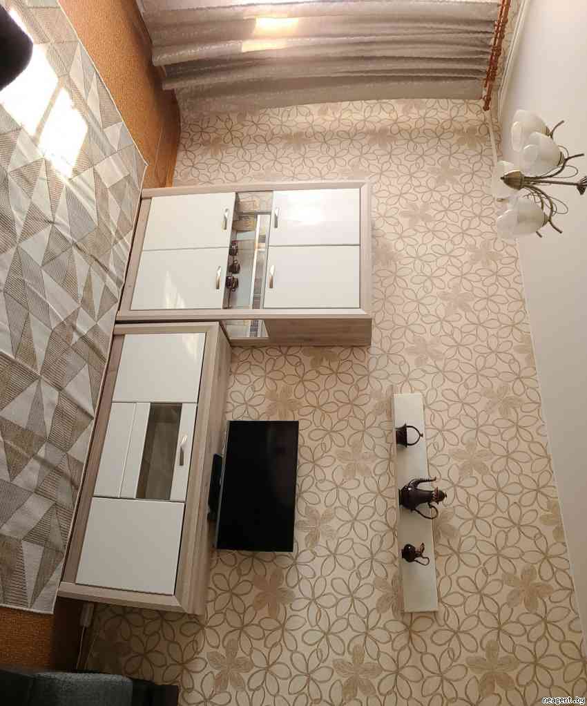 2-комнатная квартира, ул. Нестерова, 82, 900 рублей: фото 1