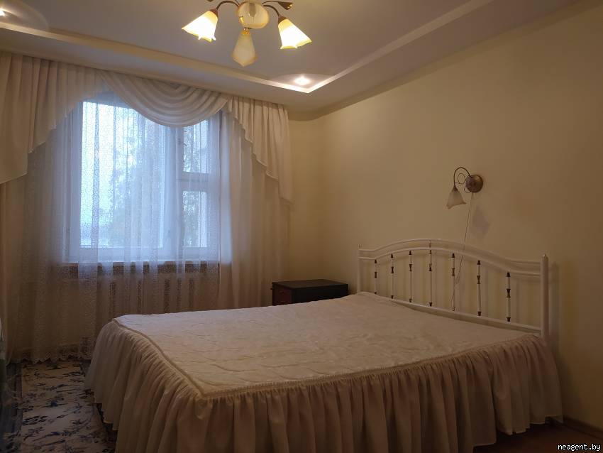 3-комнатная квартира, ул. Скрипникова, 32, 1332 рублей: фото 1