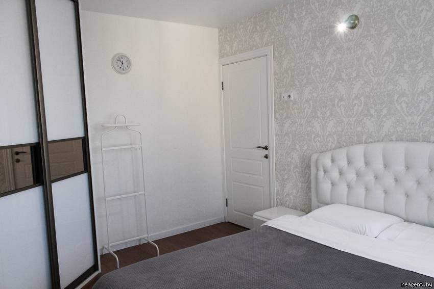 3-комнатная квартира, Игуменский тракт, 32, 410 рублей: фото 1