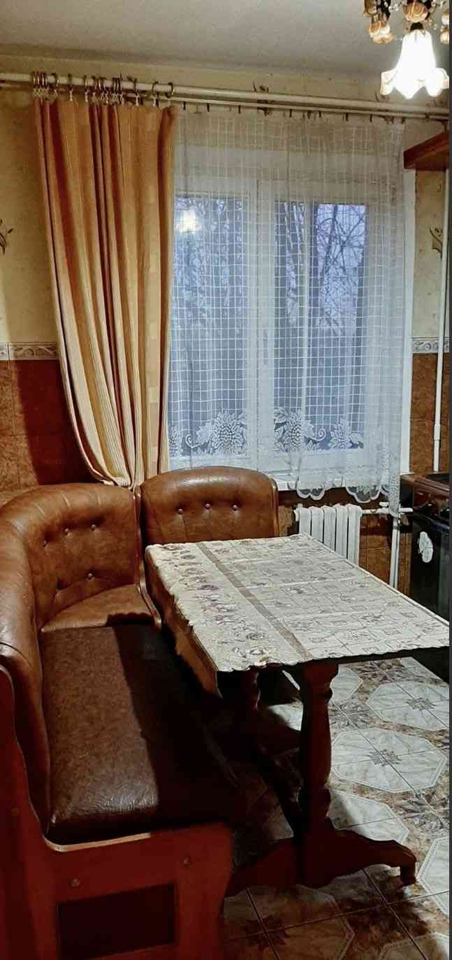 2-комнатная квартира, ул. Харьковская, 76, 944 рублей: фото 1