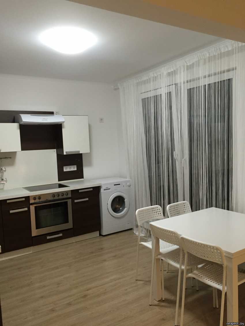 1-комнатная квартира, Авиационная, 1, 370 рублей: фото 1