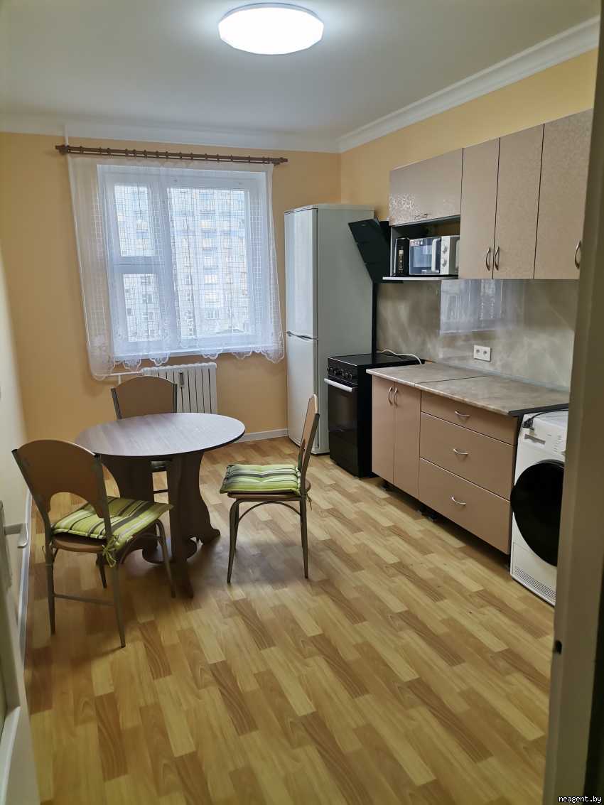 2-комнатная квартира, ул. Колесникова, 30, 320 рублей: фото 1