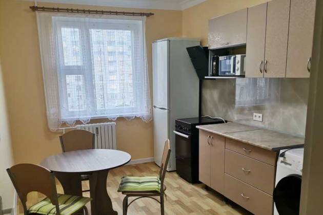 2-комнатная квартира, Колесникова ул., за 320 р.