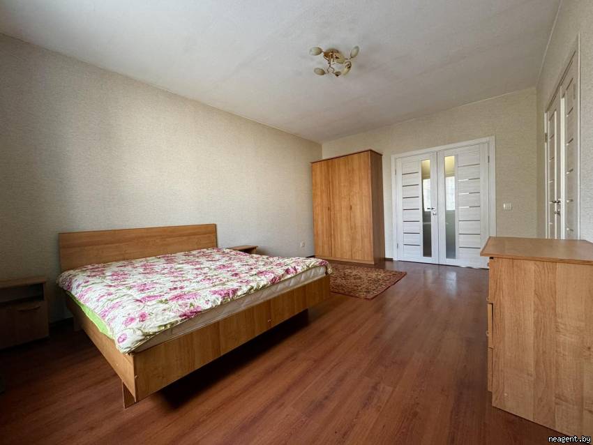 3-комнатная квартира, ул. Притыцкого, 45, 980 рублей: фото 1