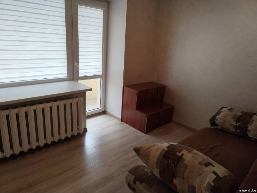 3-комнатная квартира, ул. Калиновского, 99, 450 рублей: фото 1