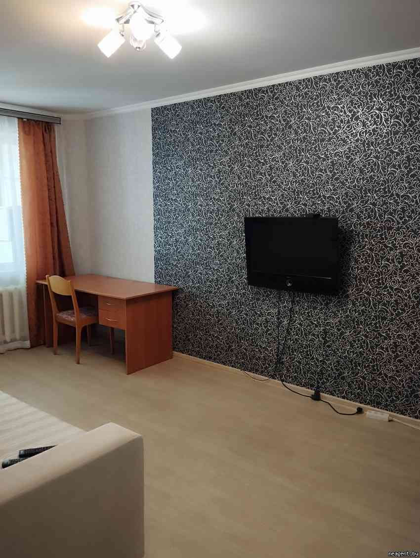 1-комнатная квартира, ул. Есенина, З9, 806 рублей: фото 1
