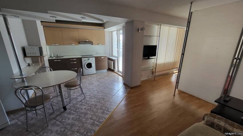 1-комнатная квартира, ул. Веры Хоружей, 10/1, 1300 рублей: фото 1