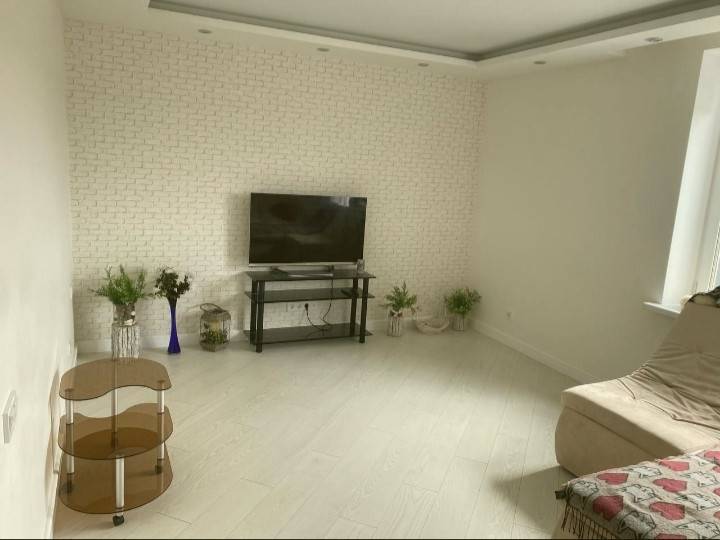 3-комнатная квартира,  ул. Мирошниченко, 2069 рублей: фото 2