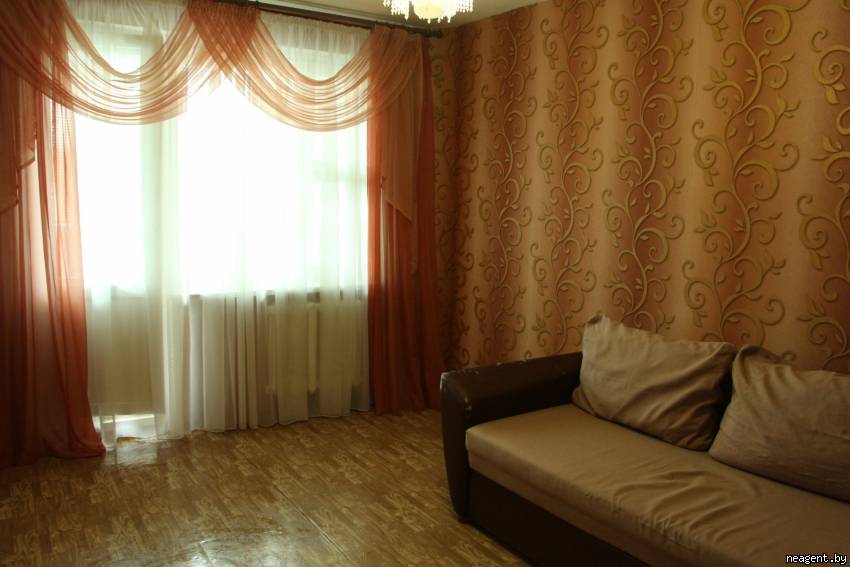 2-комнатная квартира, ул. Шаранговича, 35, 1100 рублей: фото 1