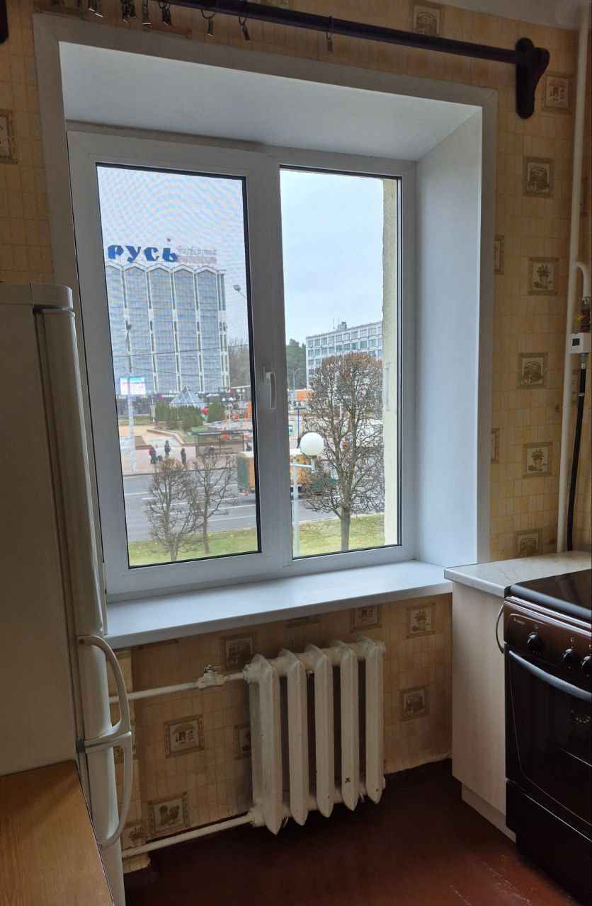 3-комнатная квартира, Партизанский просп., 54, 1187 рублей: фото 1