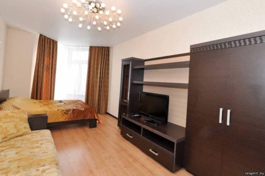 1-комнатная квартира, ул. Октябрьская, 33, 350 рублей: фото 1