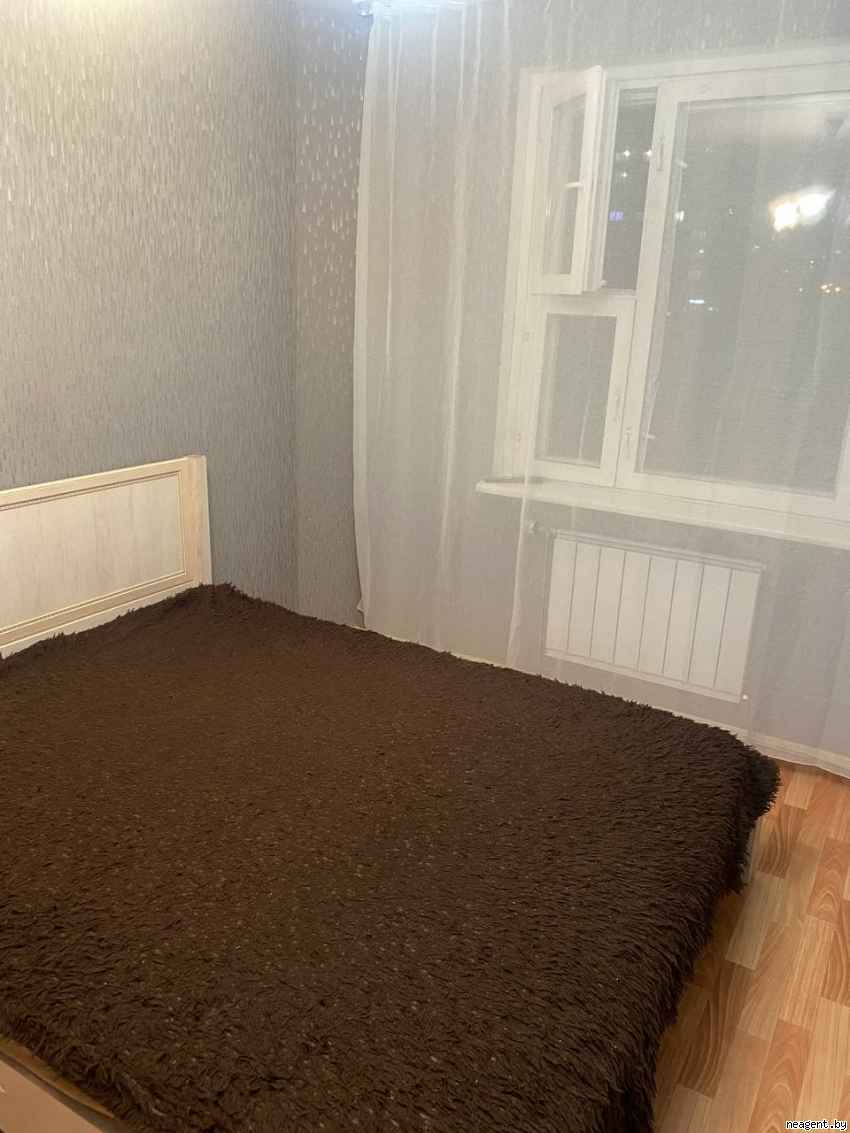 2-комнатная квартира, ул. Алеся Гаруна, 25, 1050 рублей: фото 1