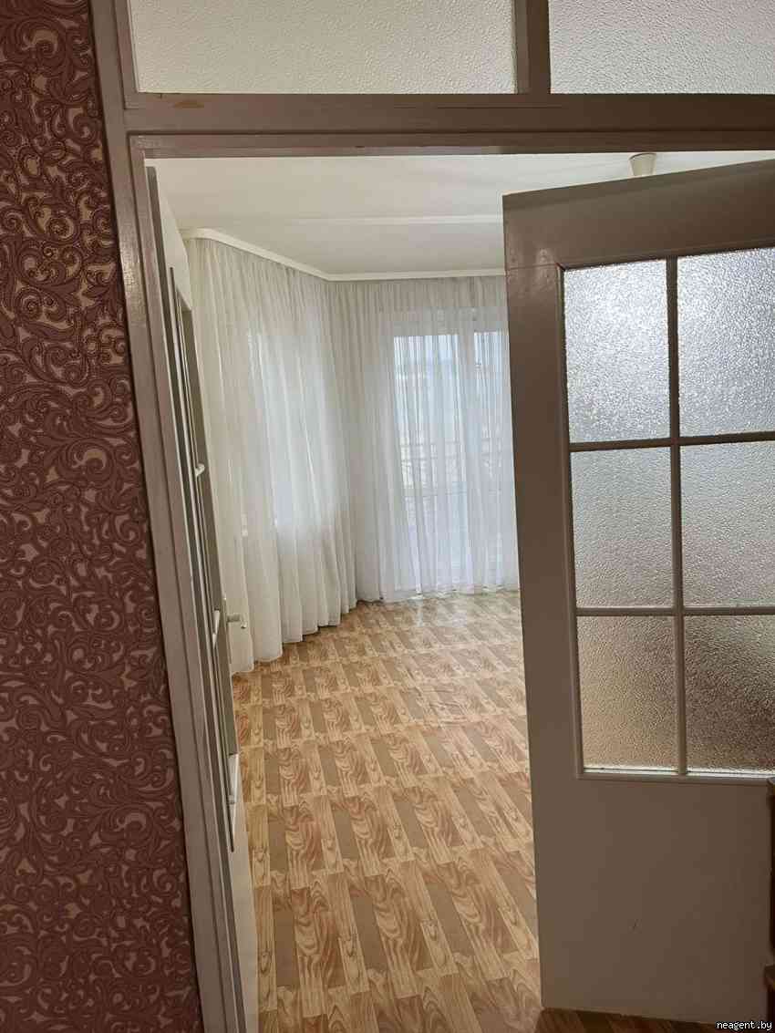 1-комнатная квартира, ул. Ивана Шамякина, 11, 285 рублей: фото 1