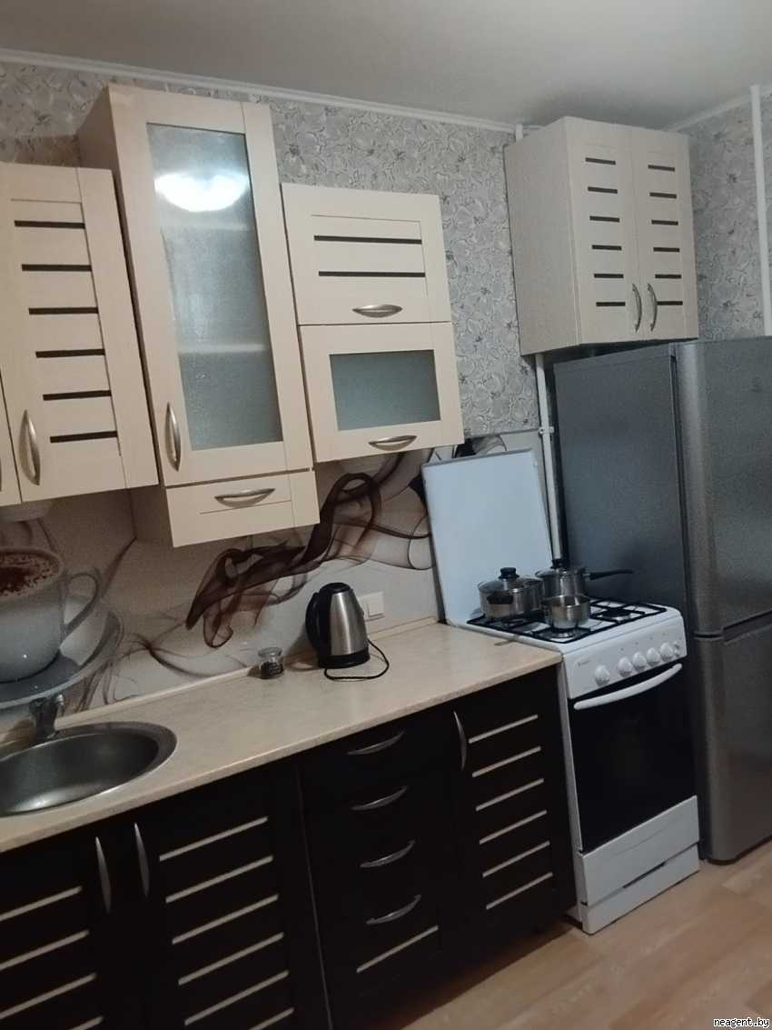 1-комнатная квартира, Калиновского, 80, 830 рублей: фото 1