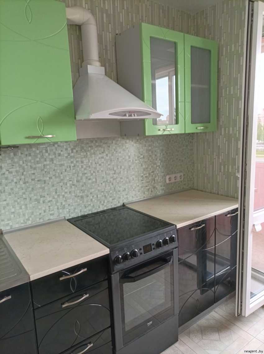 1-комнатная квартира, ул. Есенина, 6/1, 705 рублей: фото 1