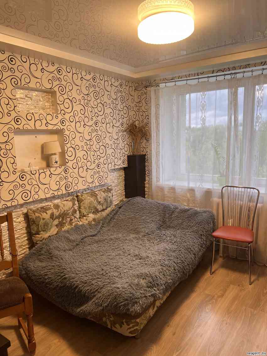 1-комнатная квартира, ул. Олега Кошевого, 27а, 365 рублей: фото 1