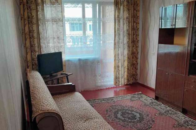 2-комнатная квартира, р-н ул. Кижеватова: Ландера ул., за 900 р.