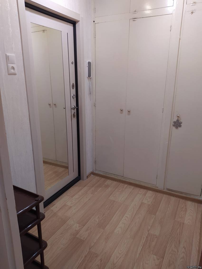 1-комнатная квартира, Независимости просп., 157/-, 900 рублей: фото 4