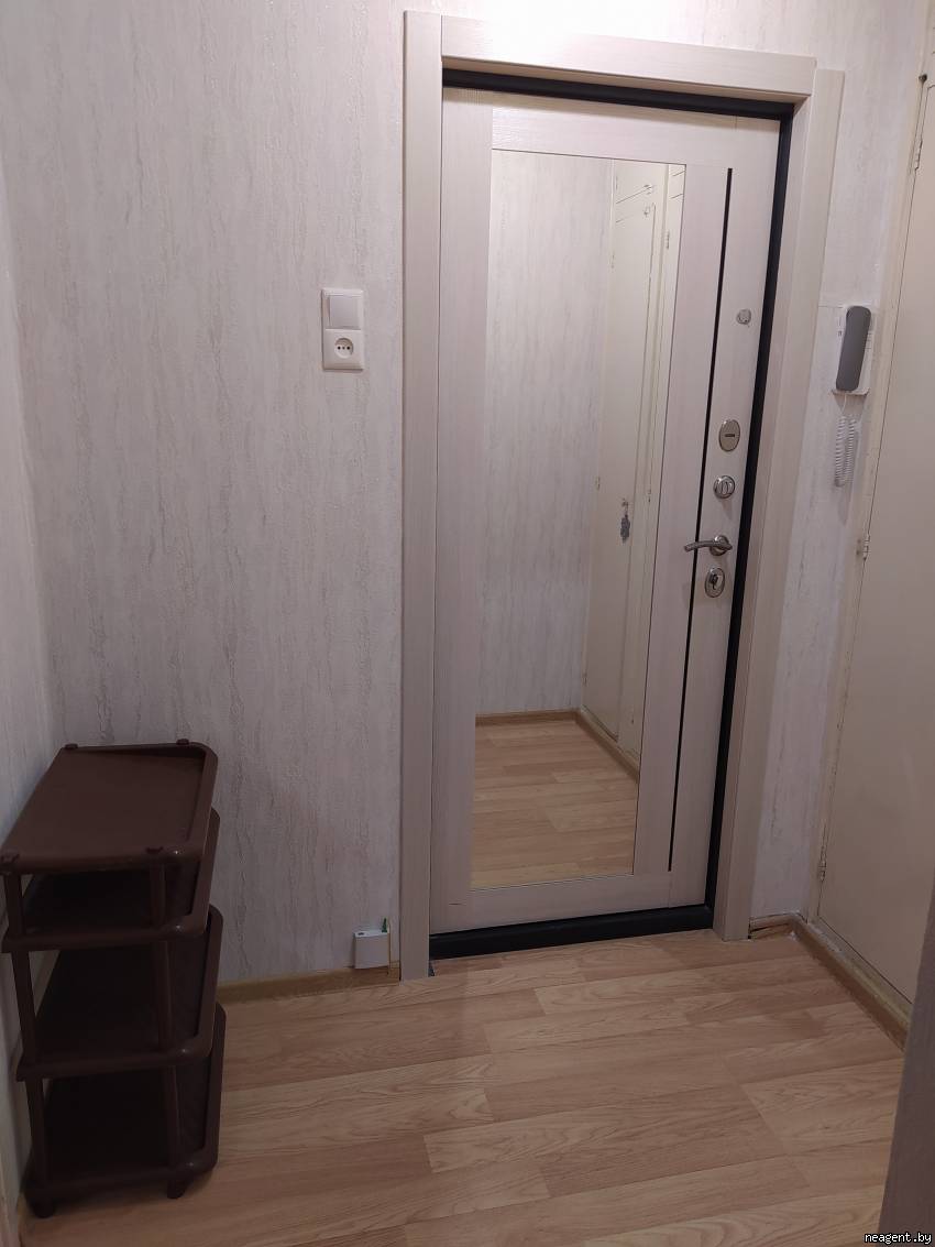 1-комнатная квартира, Независимости просп., 157/-, 900 рублей: фото 5