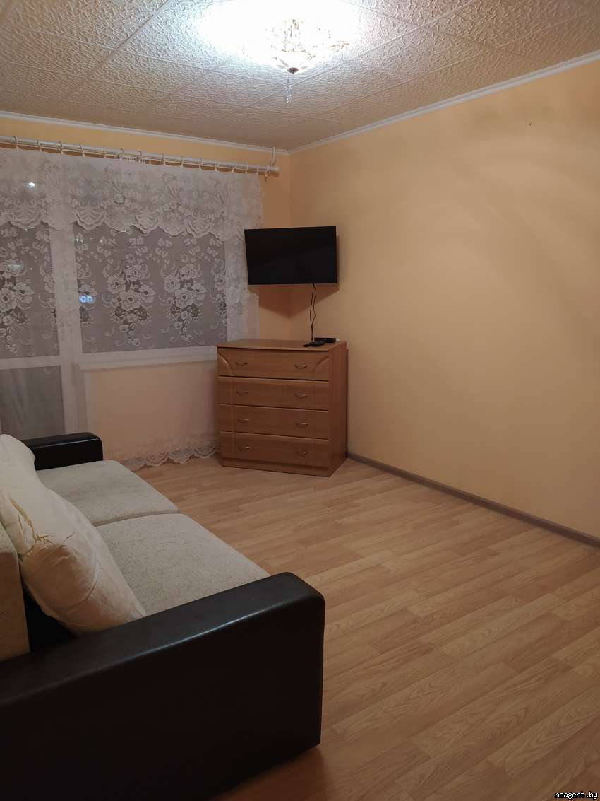 1-комнатная квартира, Независимости просп., 157/-, 900 рублей: фото 2