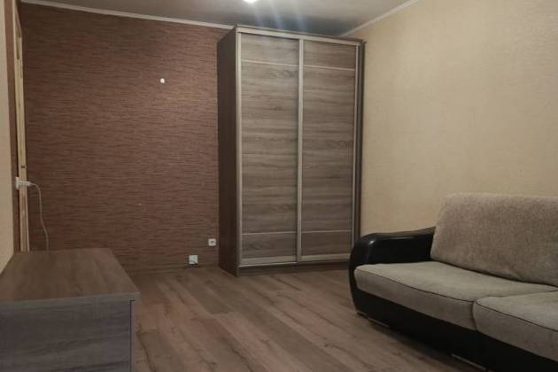 1-комнатная квартира, Уручская ул., за 950 р.
