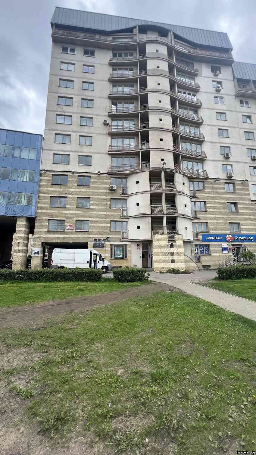 3-комнатная квартира, Независимости просп., 168/1, 1944 рублей: фото 1