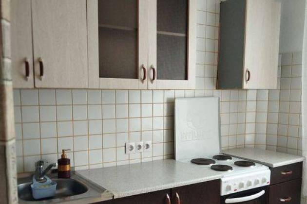 1-комнатная квартира, Есенина ул., за 370 р.