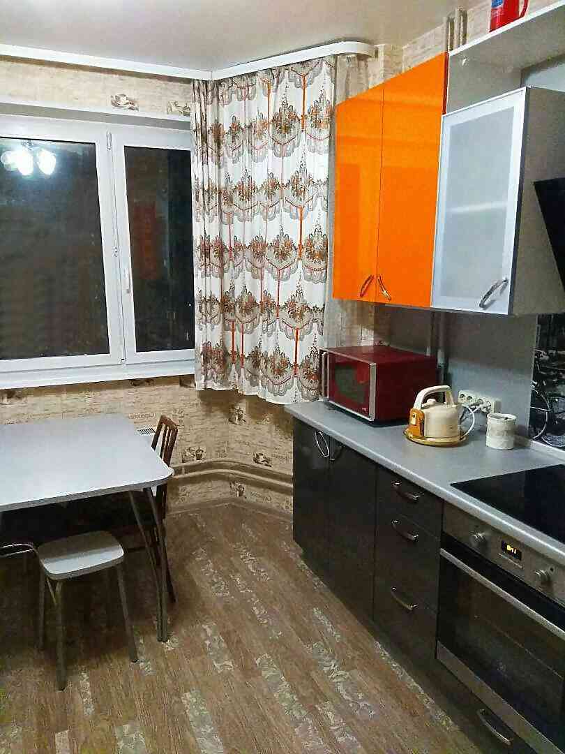 1-комнатная квартира, ул. Романовская Слобода, 26, 660 рублей: фото 1