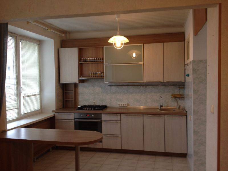 2-комнатная квартира, ул. Червякова, 8, 1200 рублей: фото 1