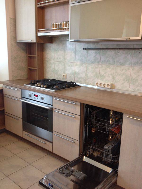 2-комнатная квартира, ул. Червякова, 8, 1200 рублей: фото 2