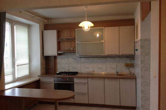 2-комнатная квартира, Червякова ул., за 1200 р.