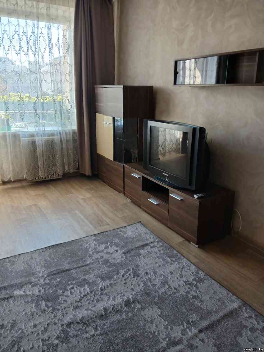 2-комнатная квартира, Независимости просп., 52, 1400 рублей: фото 1