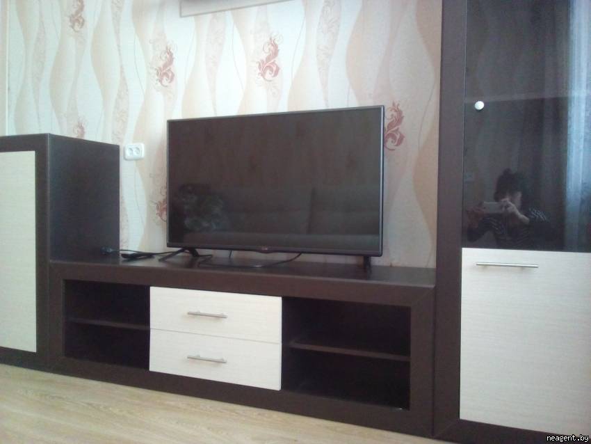 3-комнатная квартира, Калиновского, 82/1, 1948 рублей: фото 1