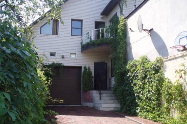 2-комнатная квартира, Урожайная ул., за 650 р.