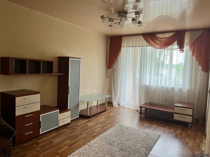 3-комнатная квартира, Независимости просп., 153/1, 1761 рублей: фото 1