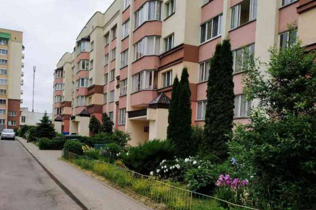 1-комнатная квартира, р-н ул. Курсанта Гвишиани: 50 лет Победы, за 950 р.