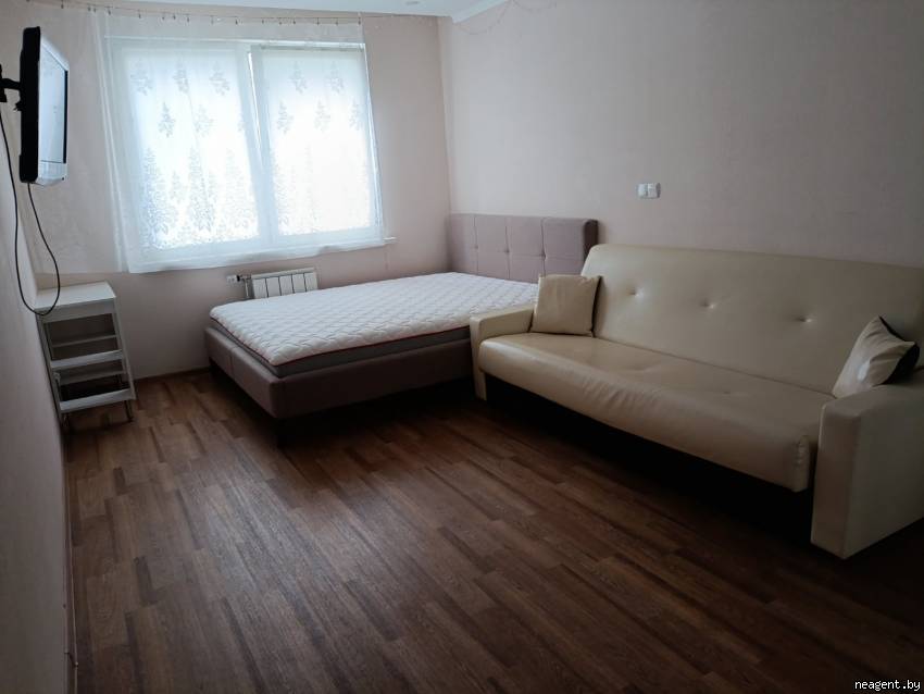 1-комнатная квартира, ул. Александрова, 7, 300 рублей: фото 2